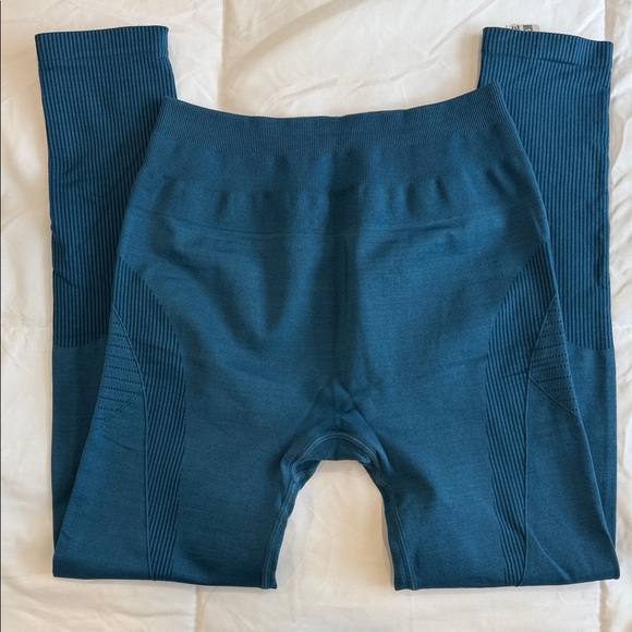 Set of 3 | Alphalete Women's Leggings in Lavender, Teal, and Charcoal - Picture 2 of 4